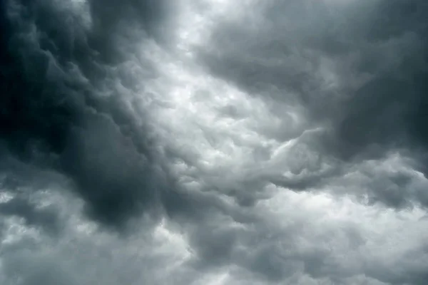 Dramatische Gewitterwolken Zum Dunklen Himmel Dunkler Himmel Und Schwarze Wolken Stockbild