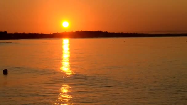 Bellissimo tramonto sul mare — Video Stock