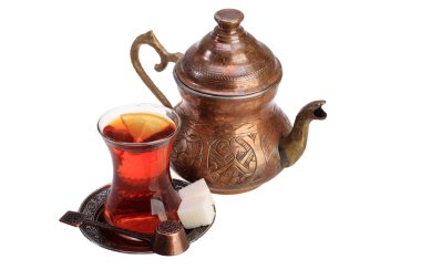 bardak çay ve çaydanlık