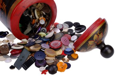 Cam Kavanoz giyim düğmeleri ile izole beyaz arka plan üzerinde