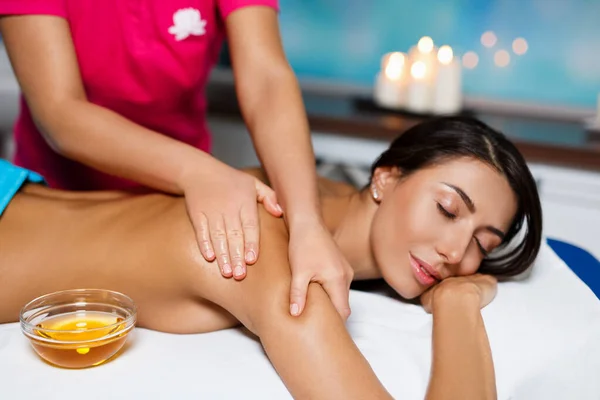 Body Massage Spa Treatment Modern Salon Candles Body Care Concept — Stock Photo, Image