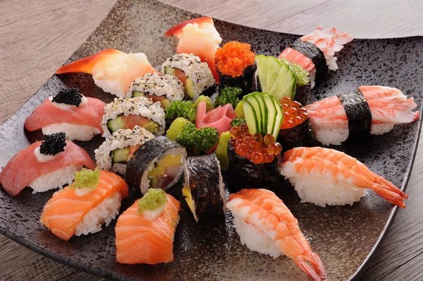 Vegyes sushi tál — Stock Fotó