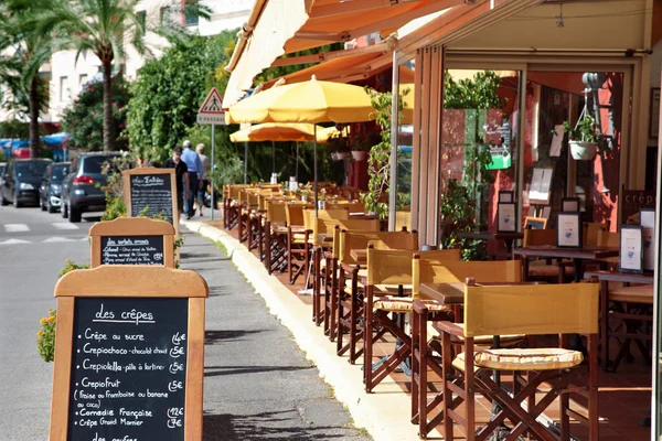 Типичная сцена французского ресторана — стоковое фото