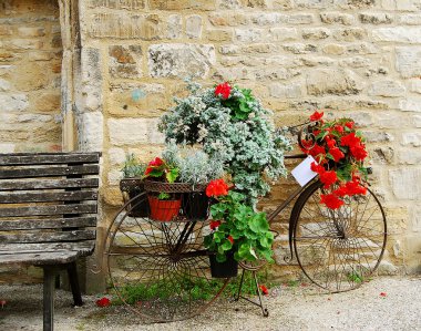 Cotswolds çiçeklerle Bisiklet 