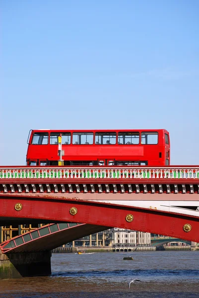 Autobús rojo en Londres — Foto de Stock
