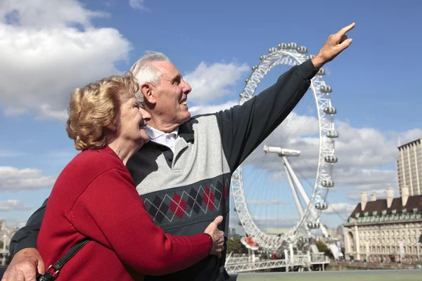 Senior paar in Londen — Stockfoto