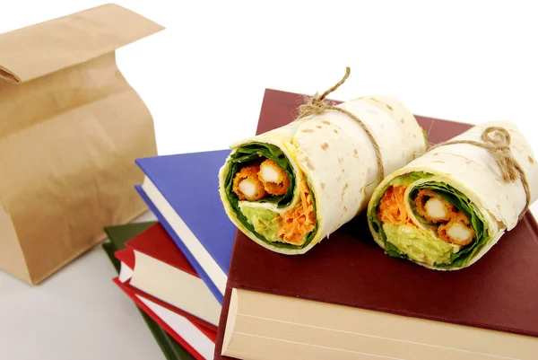 Serie Schulessen: Sandwich mit Hühnerwickel — Stockfoto