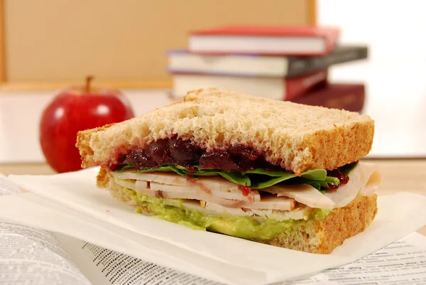 Iskolai ebéd sorozat: pulyka szendvics — Stock Fotó