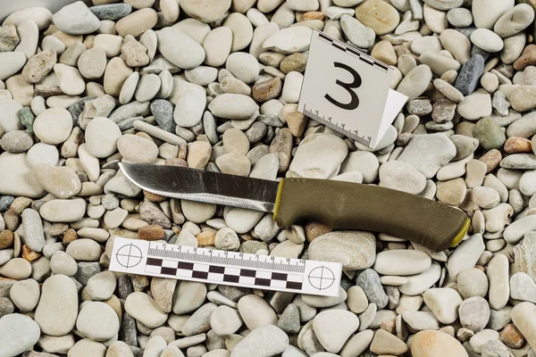Kryminalne. nóż, wleczono na zewnątrz — Zdjęcie stockowe