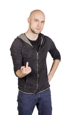 yüz ifadeleri ve jestleri yapma genç adam