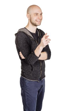 yüz ifadeleri ve jestleri yapma genç adam