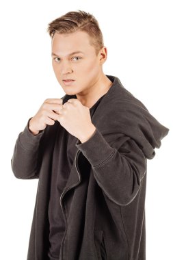 yakışıklı delikanlı 