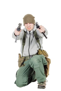 asi veya siyah silah tutan özel askeri yüklenici. Savaş, kol