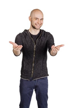 yüz ifadeleri ve jestleri yapma genç adam 