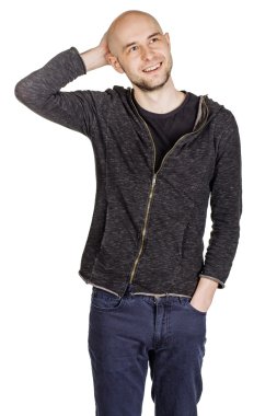 yüz ifadeleri ve jestleri yapma genç adam