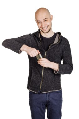 genç adam Hoody giyiyor ve kot pantolon  