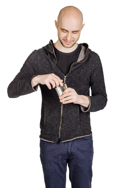 Jeune homme à capuche et jeans — Photo