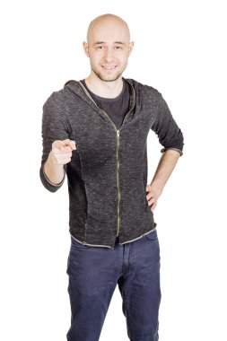 genç adam Hoody giyiyor ve kot pantolon  