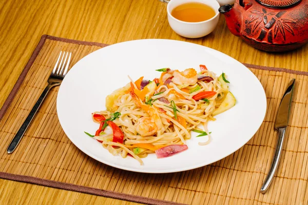 Large shrimp with pasta — Stock Photo, Image