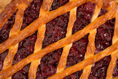 Rustik zemin üzerine ev yapımı vişneli tart