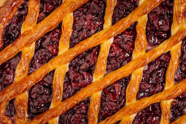 Rustik zemin üzerine ev yapımı vişneli tart