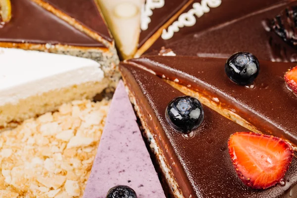 Κατάταξη των κομμάτια από cake — Φωτογραφία Αρχείου