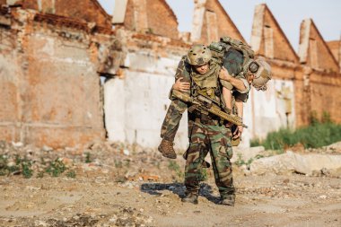 Özel askeri yüklenici kurtarma operasyonu sırasında