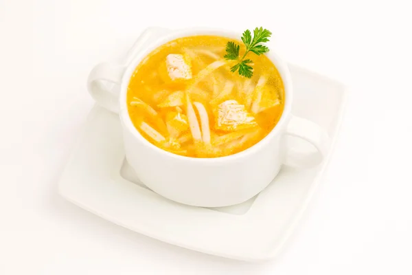 Sup mie ayam dalam cangkir putih — Stok Foto
