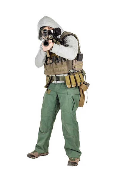 Rebel with gas mask and rifles against a white background — Φωτογραφία Αρχείου