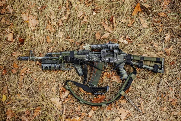 Russian machine gun on battlefield — Stockfoto