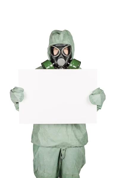 Adam koruyucu maske ve koruyucu giysi kopya alanı avucunun üzerinde sunulması — Stok fotoğraf