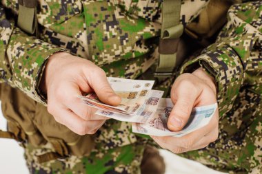 Rus Rublesi paralı asker elini. 