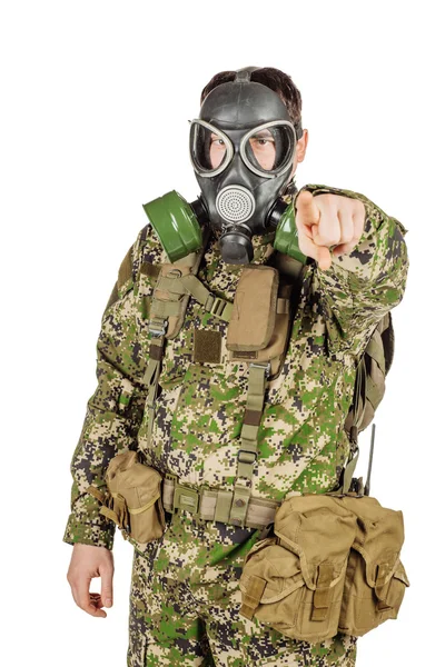 Stående Soldat Med Gasmask Pekande Finger Dig — Stockfoto