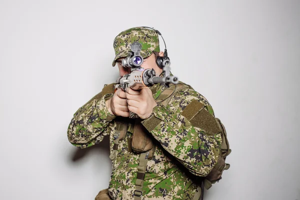 狙撃兵のライフルを民間軍事請負業者. — ストック写真