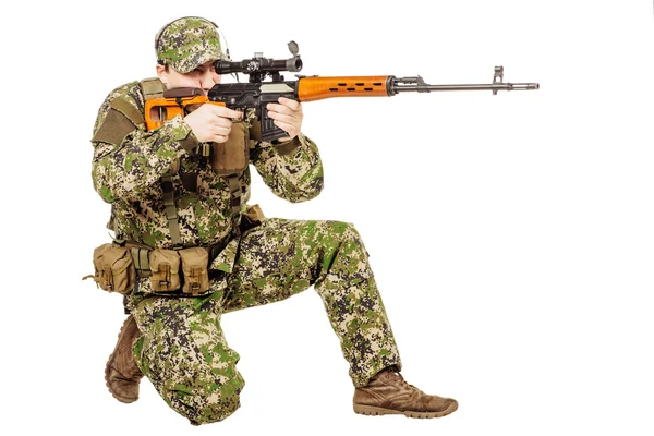 Contratante militar privado com rifle sniper . — Fotografia de Stock