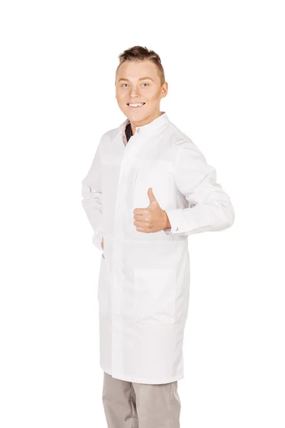 Jovem médico de casaco branco mostrando os polegares para cima. Pessoas e eu — Fotografia de Stock