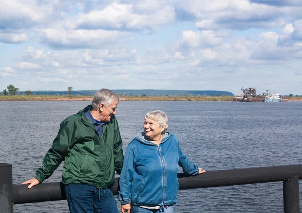 Senior couple looks at each other Royalty Free Stock Images