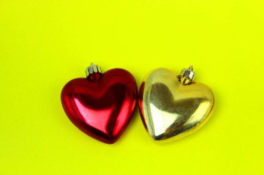 Noel süslemeleri, renkli toplar, süsler, ışıltılar, maketler, metin için yer,