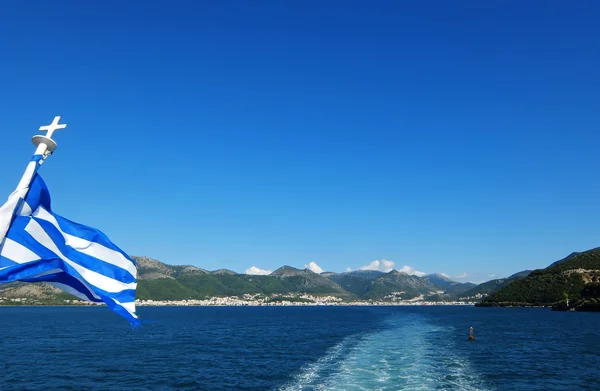 Vue depuis le ferry sur la mer bleue Images De Stock Libres De Droits