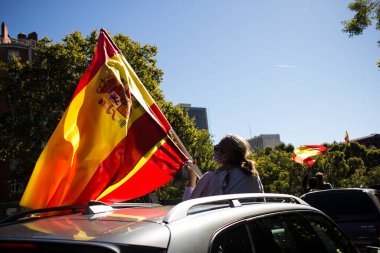 İspanya milliyetçi sembolleriyle aşırı sağ parti VOX tarafından Madrid 'de düzenlenen gösteri