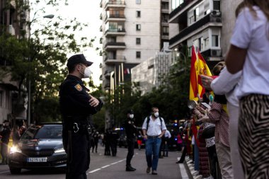 İspanya milliyetçi sembolleriyle aşırı sağ parti VOX tarafından Madrid 'de düzenlenen gösteri