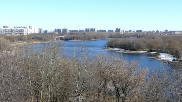 Luftaufnahme des Moskauer Flusses. — Stockvideo