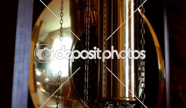 Kettlebell duvar saatleri ve sarkaç