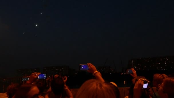 Fireworks in Moscow -World World ,smartphone. — Stock Video