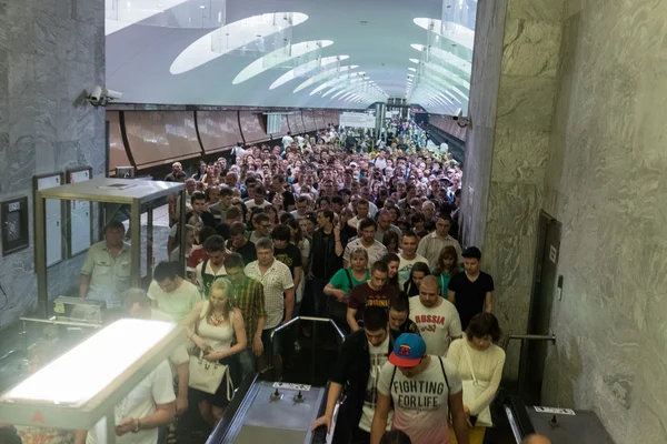 Metro em Moscou durante a hora de ponta — Fotografia de Stock