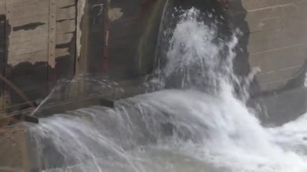 Instalación de tratamiento de agua en la ciudad — Vídeo de stock