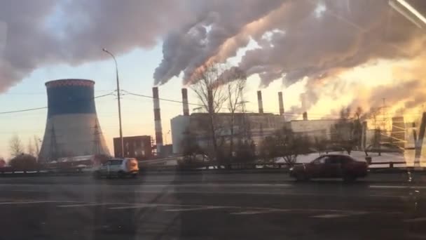 ТЭЦ зимой в Москве — стоковое видео