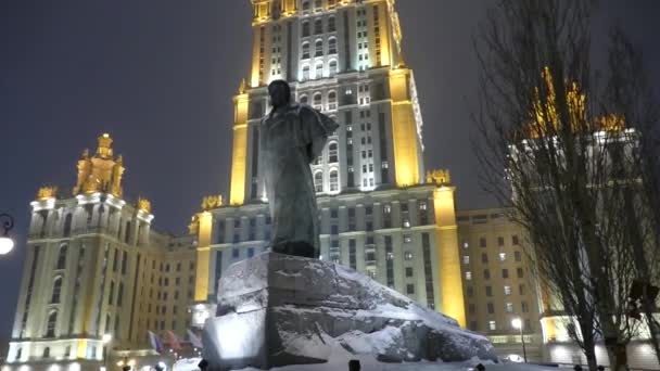 Monument voor Taras Shevchenko in Moskou — Stockvideo