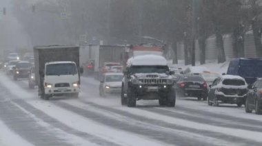 Moskova 'da kar üstüne cadde