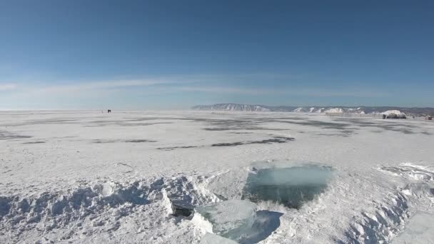 Jezero Bajkal zamrzlé v zimě — Stock video